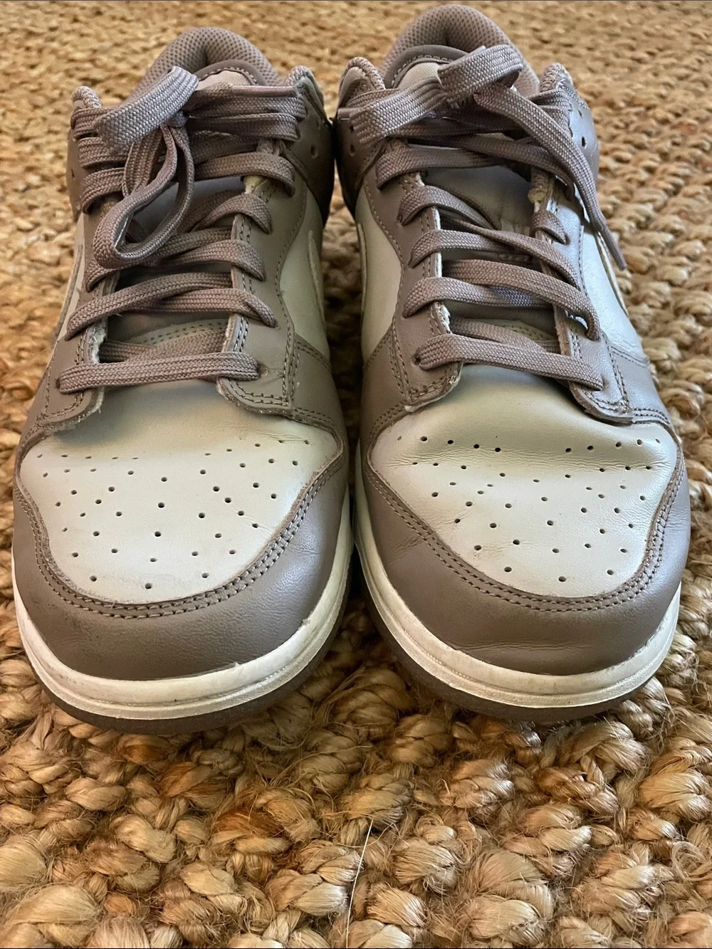 Nike Men’s Low-Top Sneakers in Gray and Light Gray